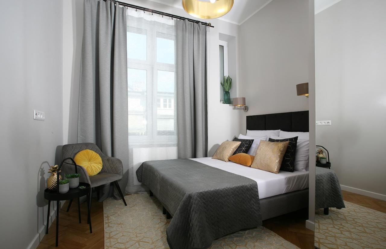 Gem By Castle Apartment