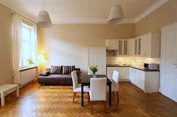 Antique Studencka 8 Street Hotel 3*
