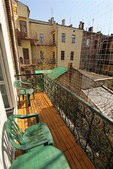 Antique Studencka 8 Street