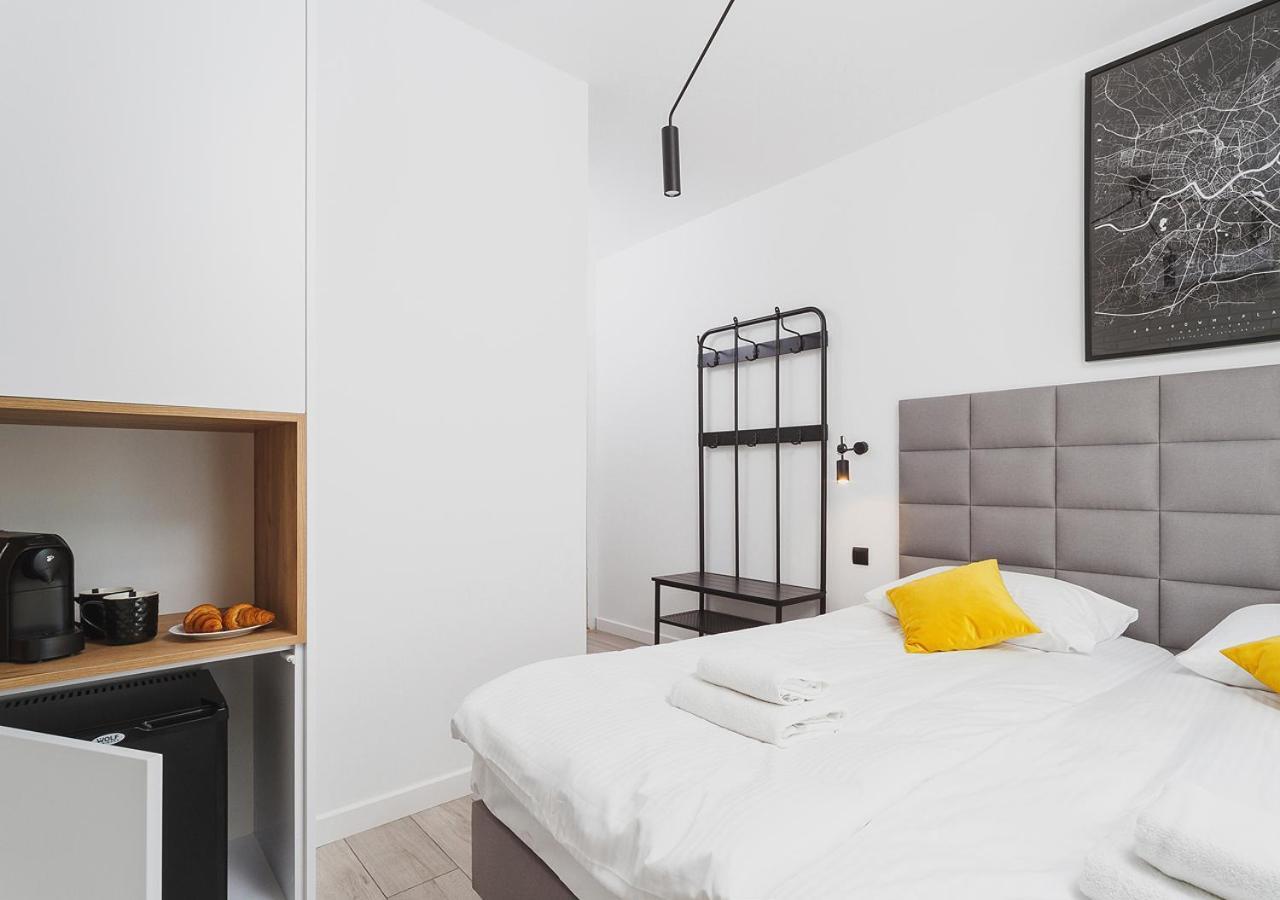 Aaron Aparthotel *