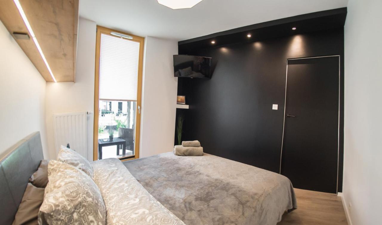 Apartment Boulevard *