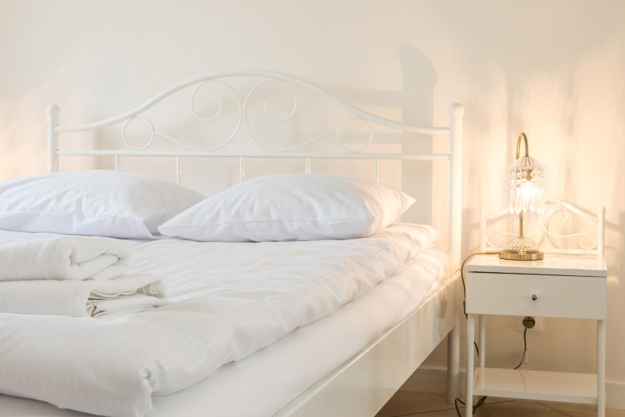 Cheerful Air Conditioned With Mezzanine And Parking - Old Town *
