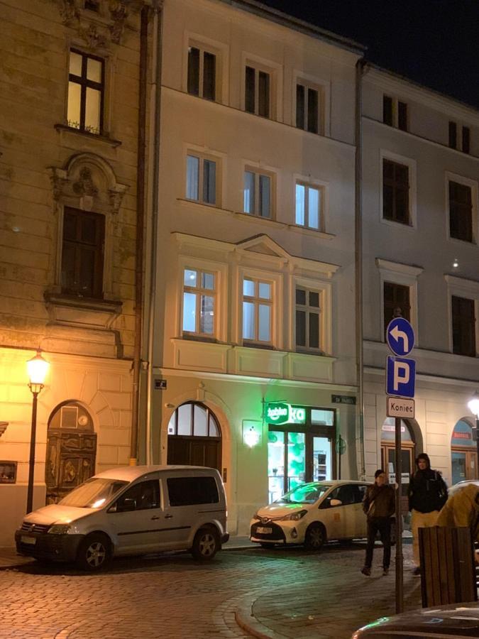 Ermine Aparthotel 3*