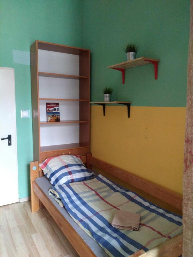 Hostel High Life