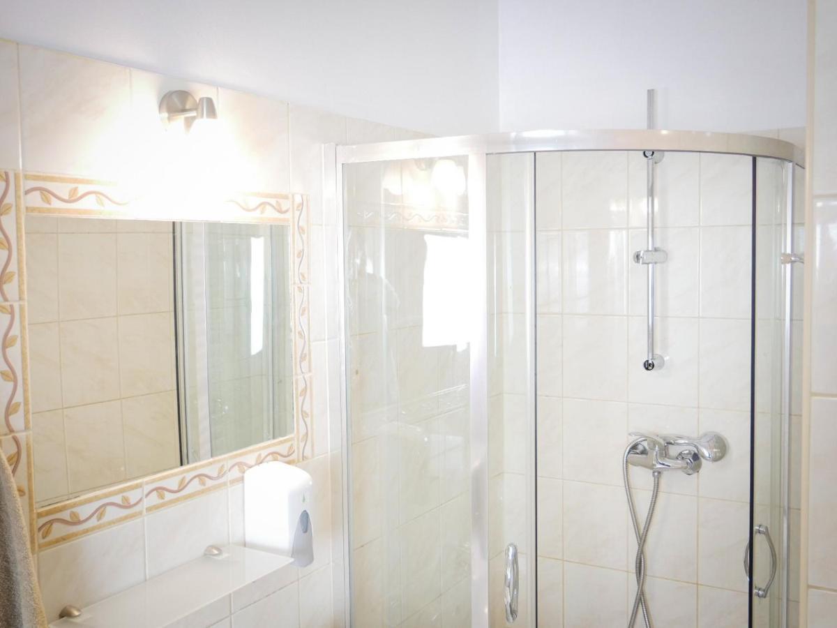 Heynow Rooms, And In Center * Krakau