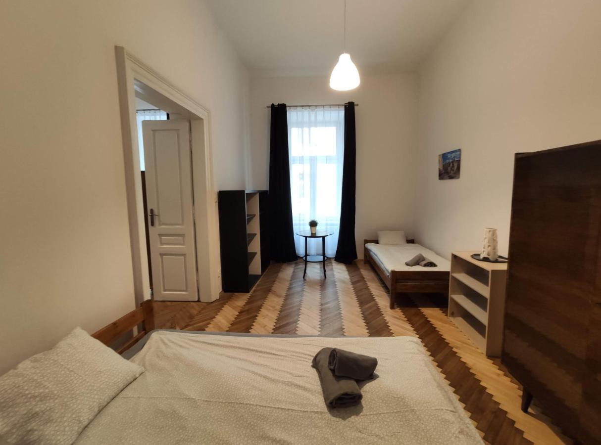 Second Pilsudskiego Apartment *