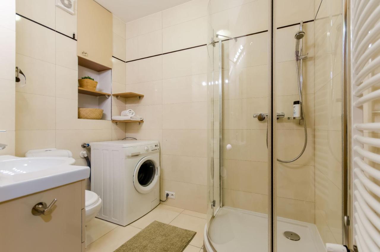 Apartment Family - Private Parking Krakau