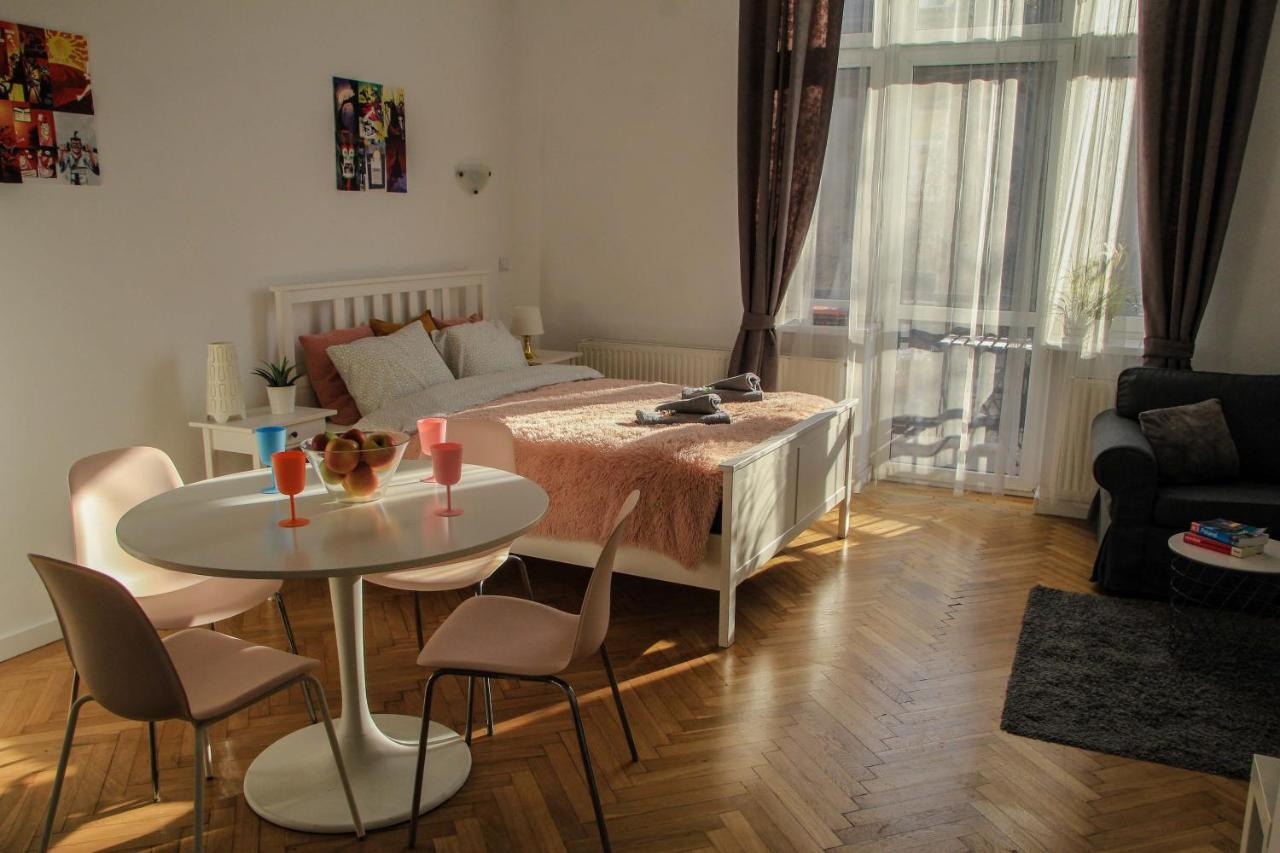 Corner 2 Cracow I Old Town I Big & Balcony Krakow