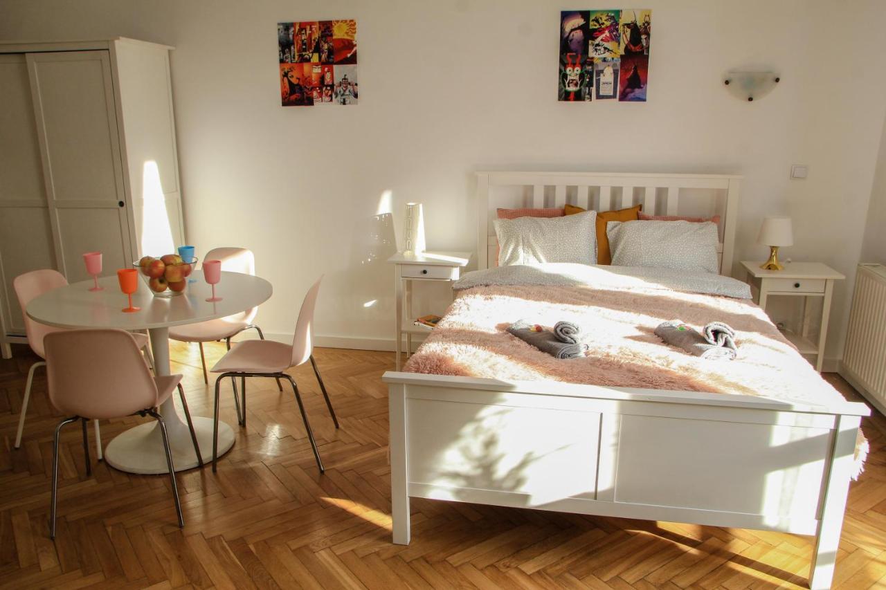 Corner 2 Cracow I Old Town I Big & Balcony Apartment