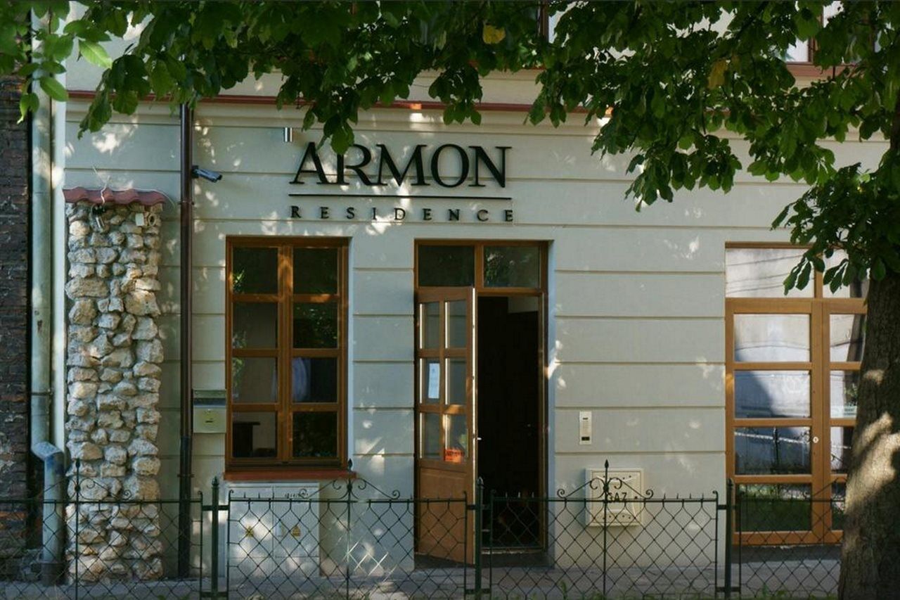 Armon Krakow