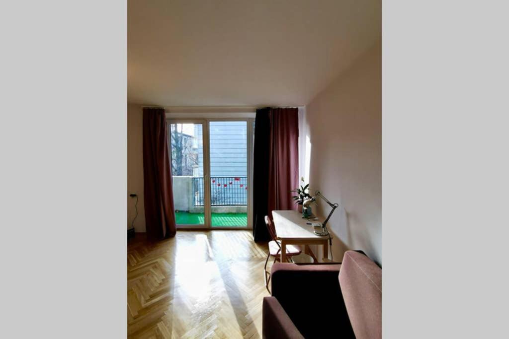 Sunshine Parkside Hideaway - 3 Bedroom - By Upstairs *