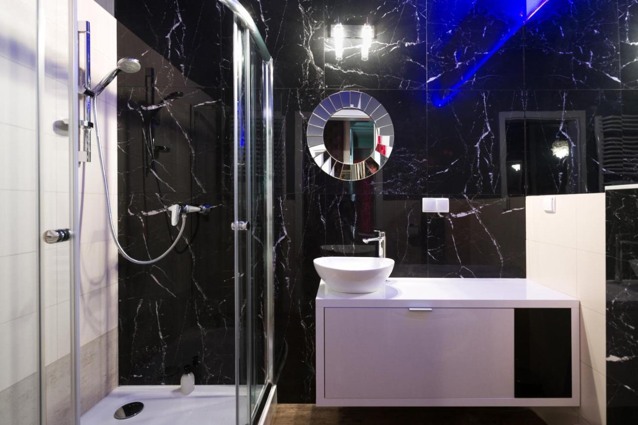 Yourplace Romantic With Private Patio Apartment Krakau