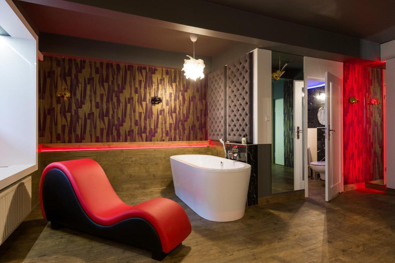 Yourplace Romantic With Private Patio Apartment *