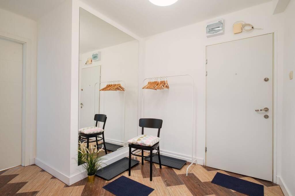 White Beds - For 6 People In The Center Apartament Kraków