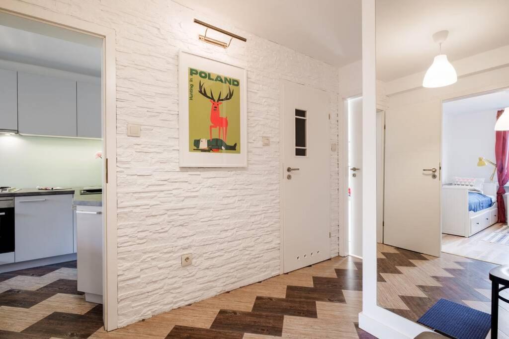 White Beds - For 6 People In The Center Apartament