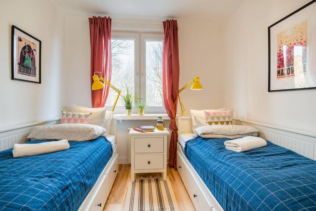 White Beds - For 6 People In The Center Apartament