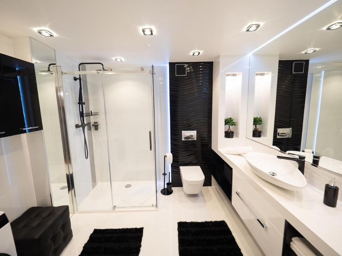 Apartment Rister