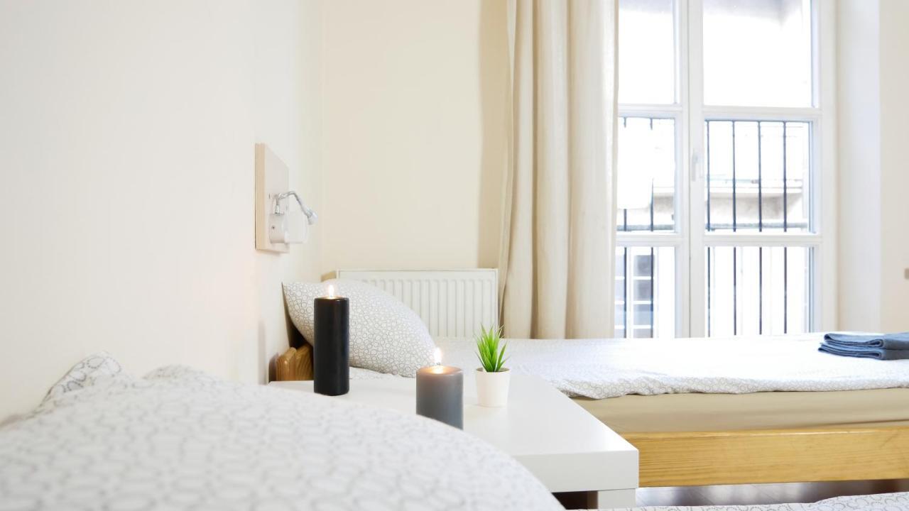 Hostel Heynow Rooms, And In Center Krakau