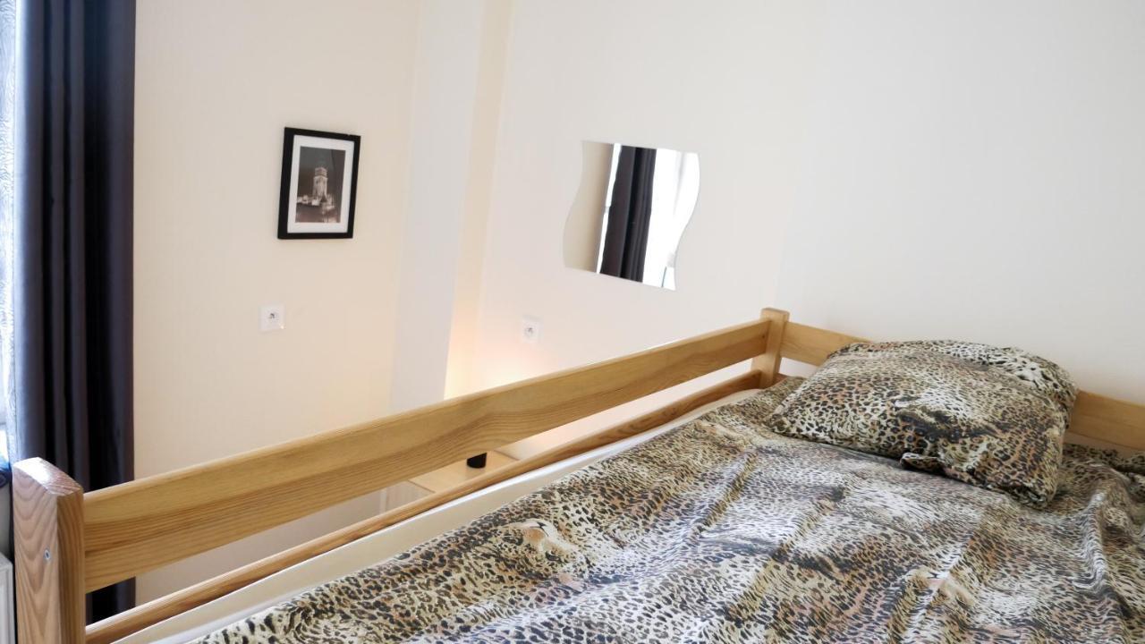 Heynow Rooms, And In Center Hostel *