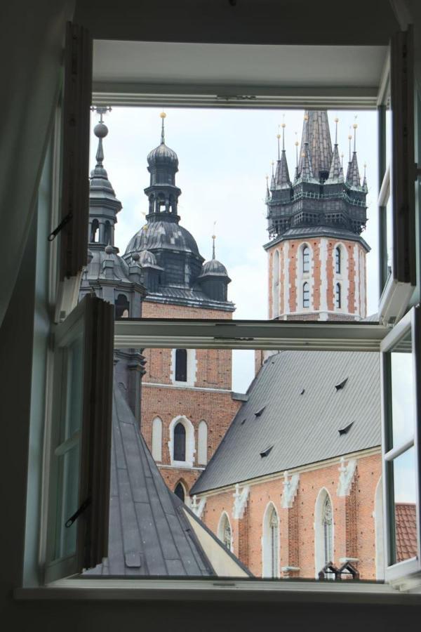 Small Market Square - Old Town *
