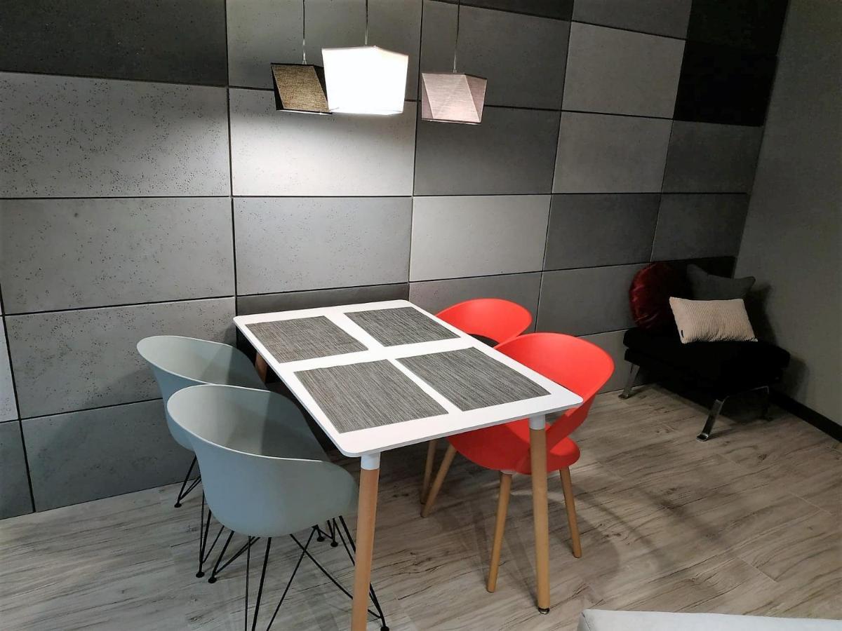 Designomania - Grzegórzecka 69 D *