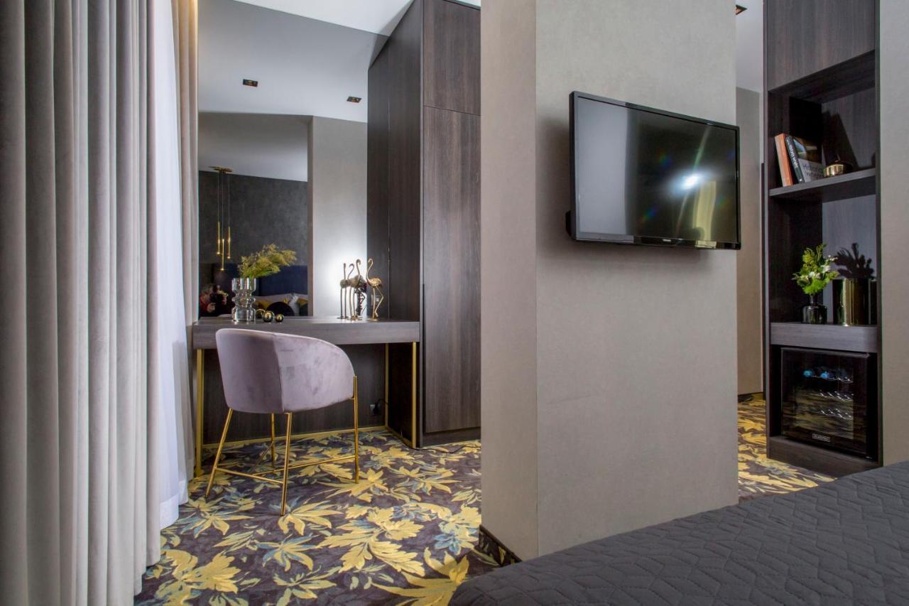 Atrium Hotel 3*