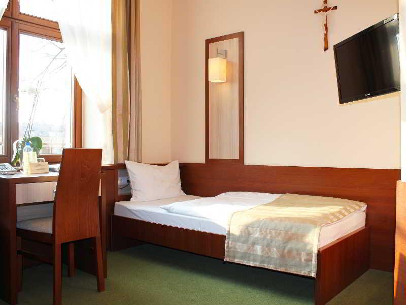 Hotel Domus Mater