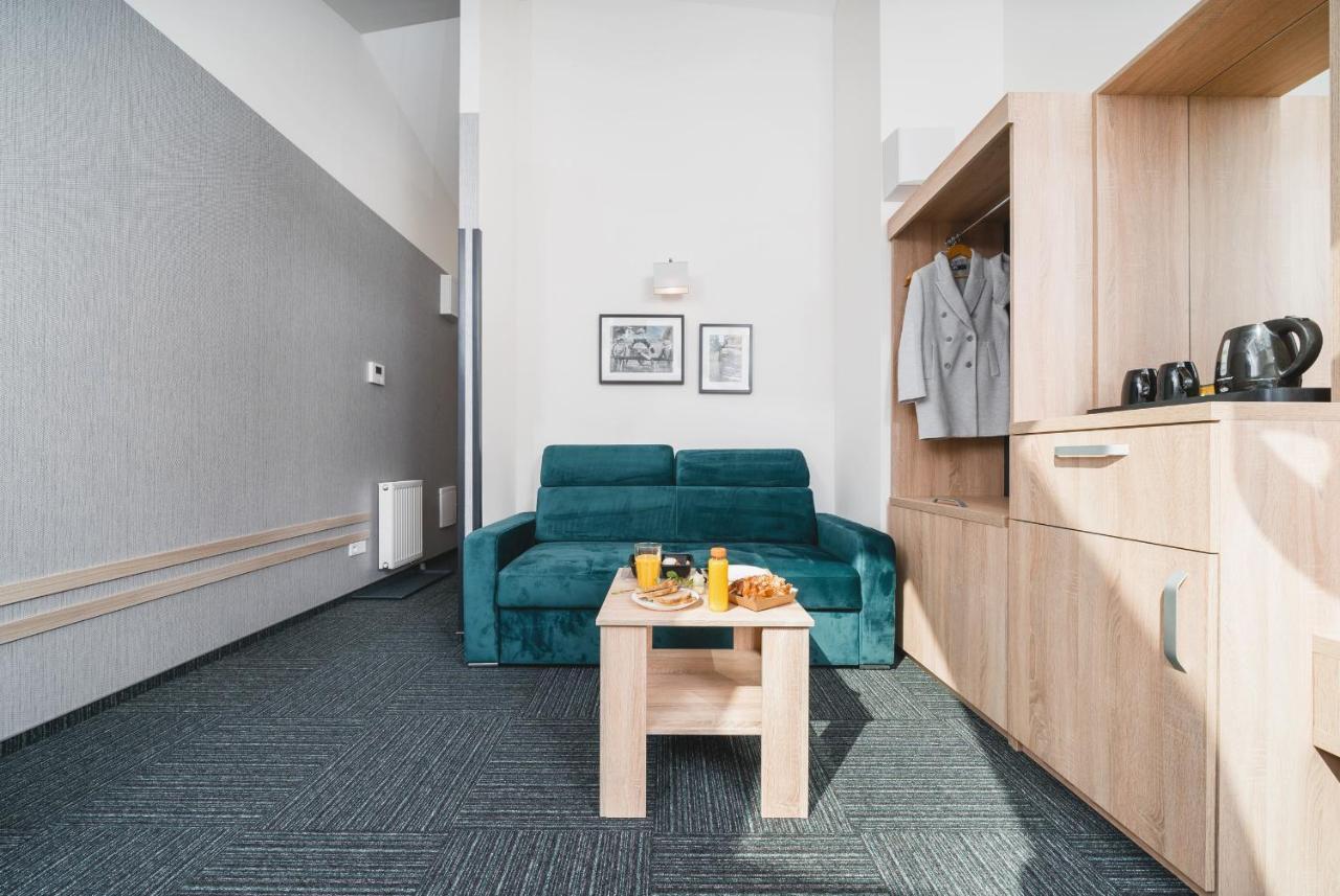Aparthotel Aron Old Town 3*
