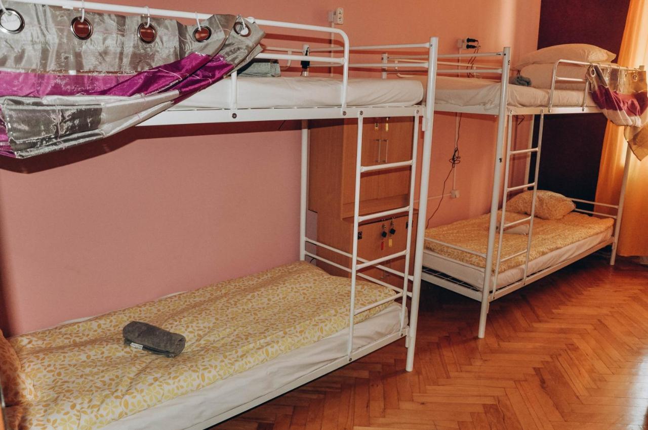 Albergue Hostel Motion *