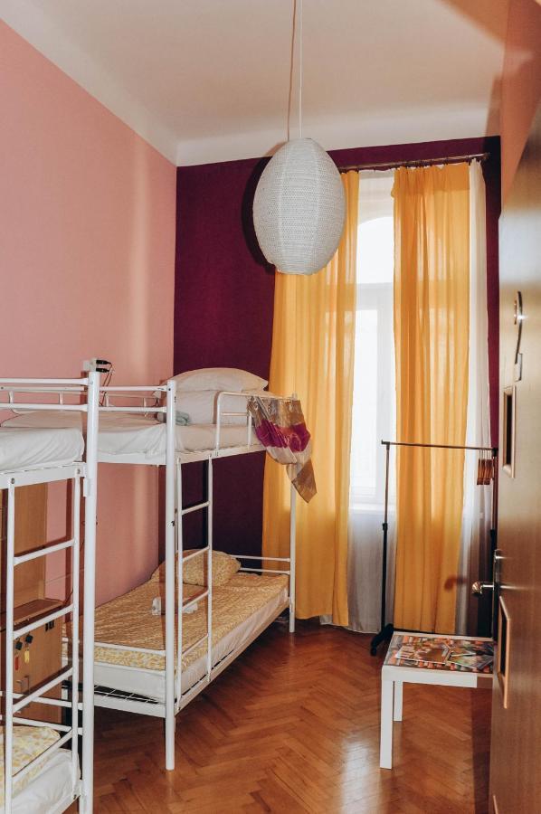 Albergue Hostel Motion