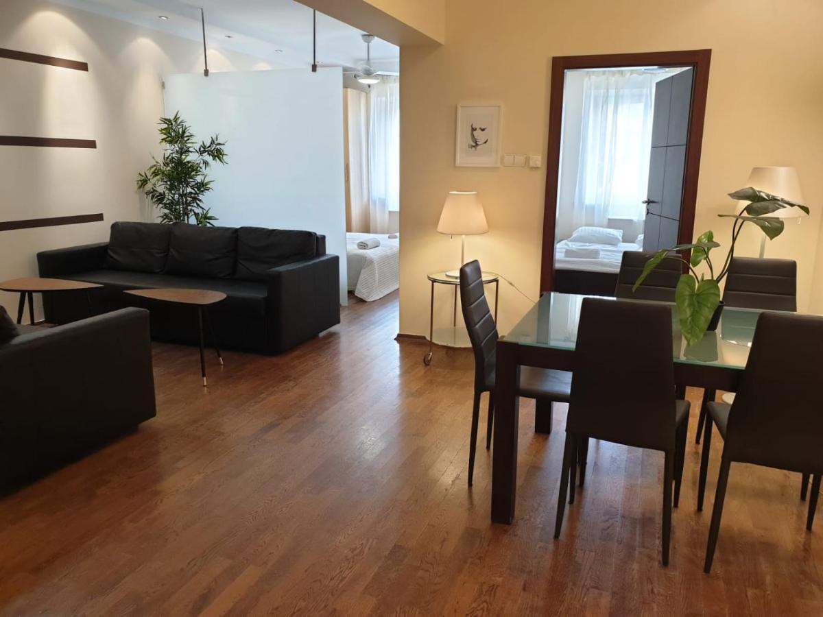 Main Market Square Aparthotel