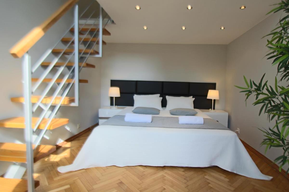 Main Market Square Aparthotel