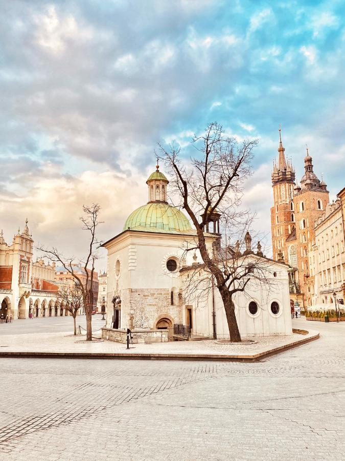 Mint Luxury At The Main Square Apartment
