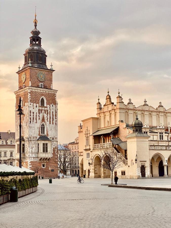 Mint Luxury At The Main Square Apartment *