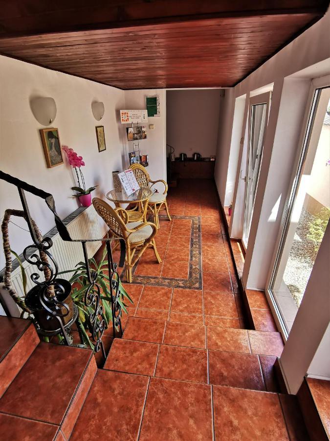 Bed & Breakfast Dom Pod Tujami Krakow