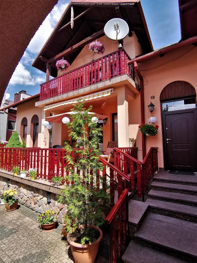 Dom Pod Tujami Bed & Breakfast Krakow
