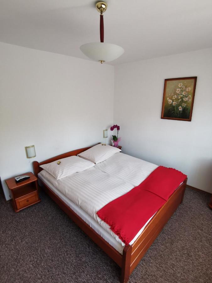Bed & Breakfast Dom Pod Tujami *