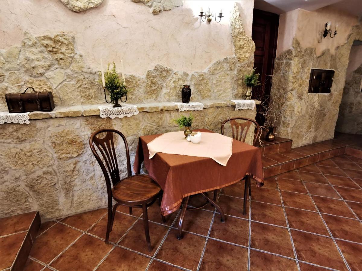 Bed & Breakfast Dom Pod Tujami Krakow