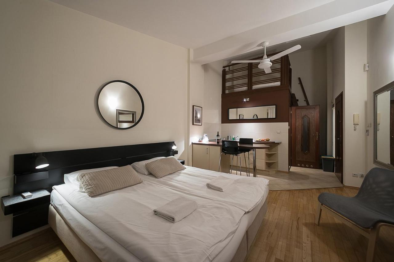 Apartment Main Square With Terrace & Air Condition