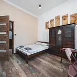 Riverside City Center Apartment With Classic Vibes - By Upstairs
