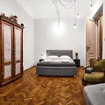 Househost Apartment: Jozefa Dietla 73/7