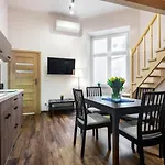 Tyzenhauz Apartments Economy