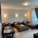Dworek Złoty Róg Hotel i Restauracja