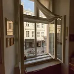 Cadena Gallery Apartments