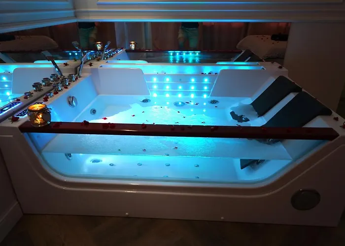 Glamour Jacuzzi Apartment