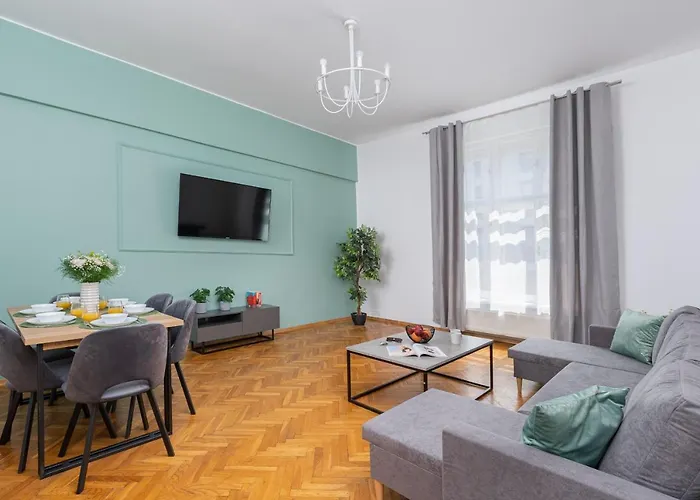 Brzozowa Apartments By Hostly