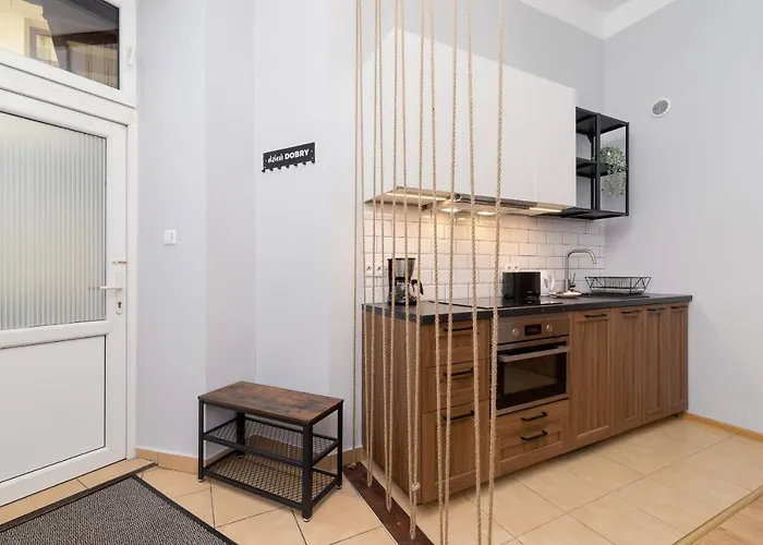 Mezzanine Retro Apartment Strzelecka Old Town By Noclegi Renters