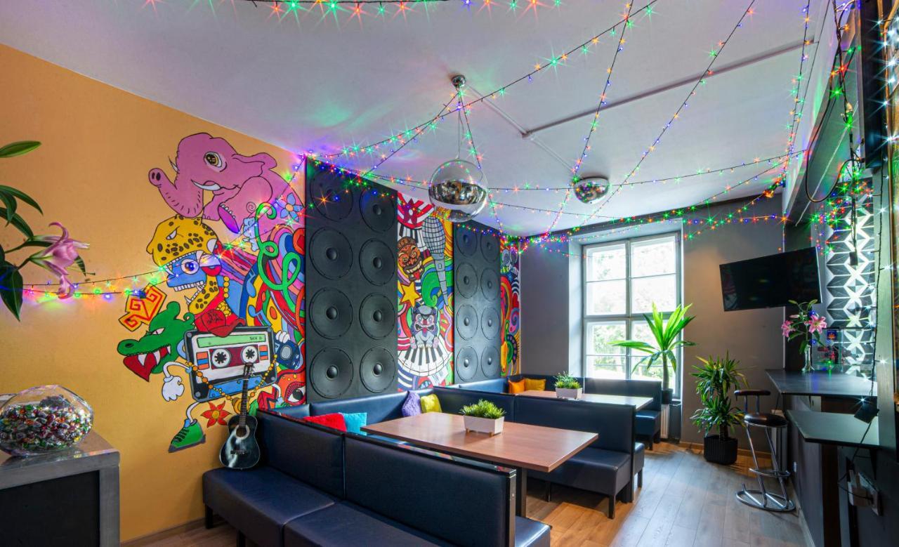 Albergue Let's Rock Party Hostel! Age Limit From 18 Until 40!