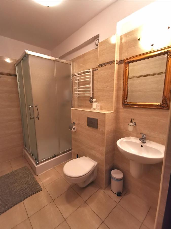 Hotel Dworek Złoty Róg I Restauracja