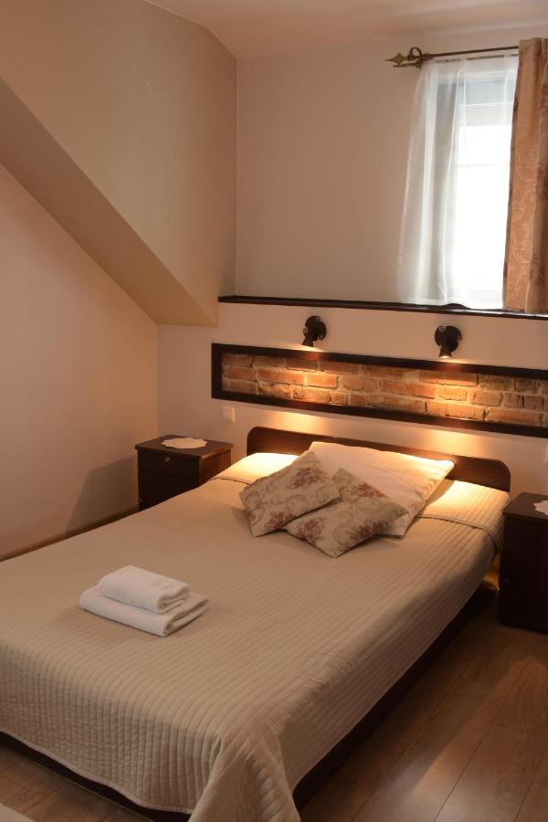 Dworek Złoty Róg I Restauracja Hotel